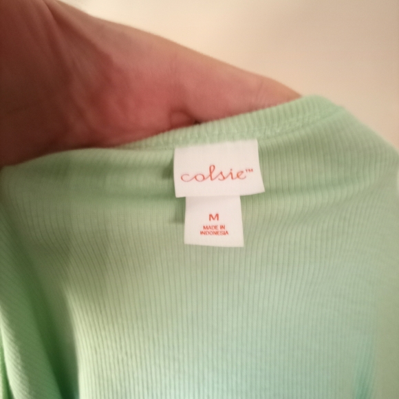 Colsie Light Green Women's Crop Top - Picture 2 of 3